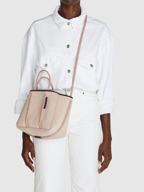 State of Escape Petite Escape tote bag